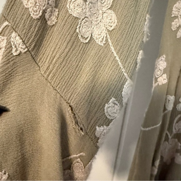 Umgee Green Floral Blouse - Picture 4 of 8